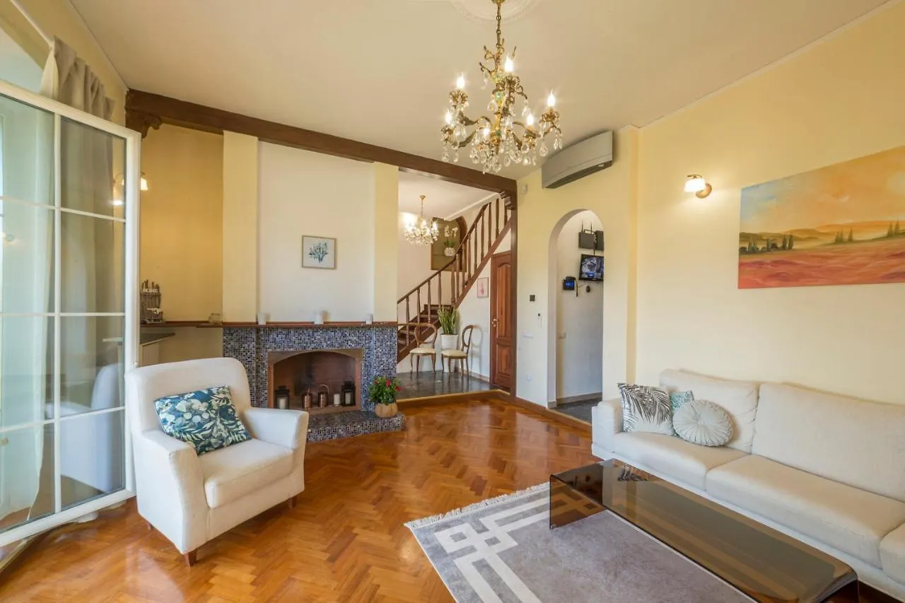 Piombino Apartments - Villa Pari