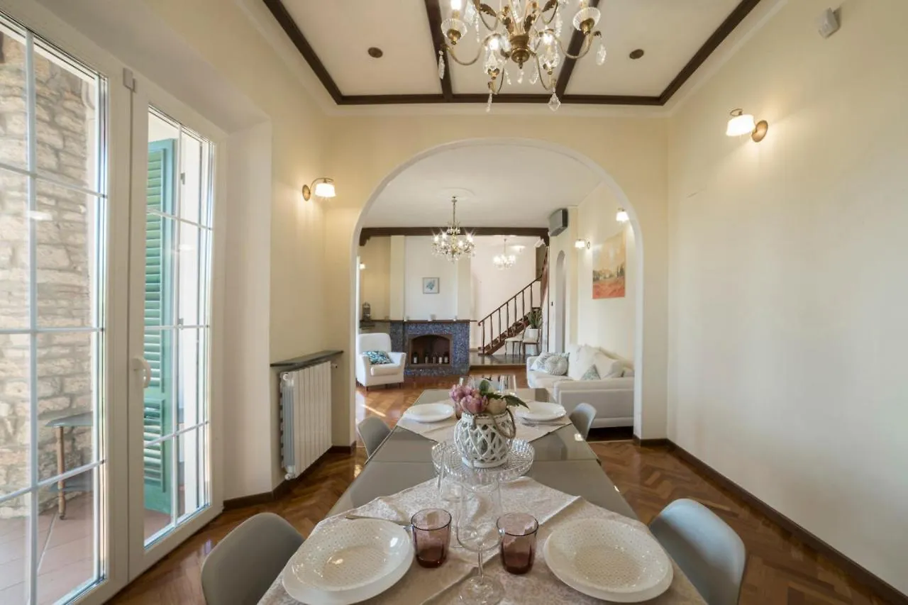 Piombino Apartments - Villa Pari 0*,  Italy