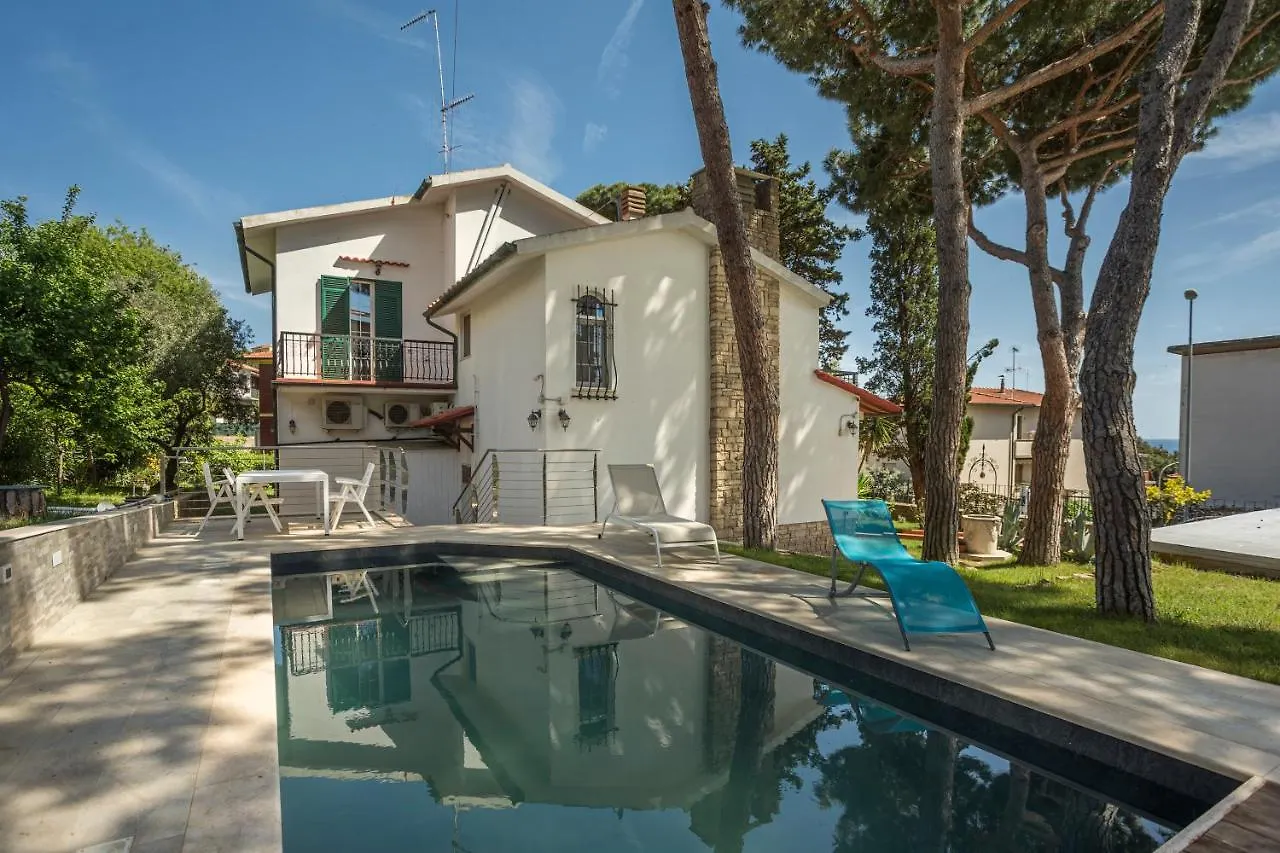 Piombino Apartments - Villa Pari 0*,