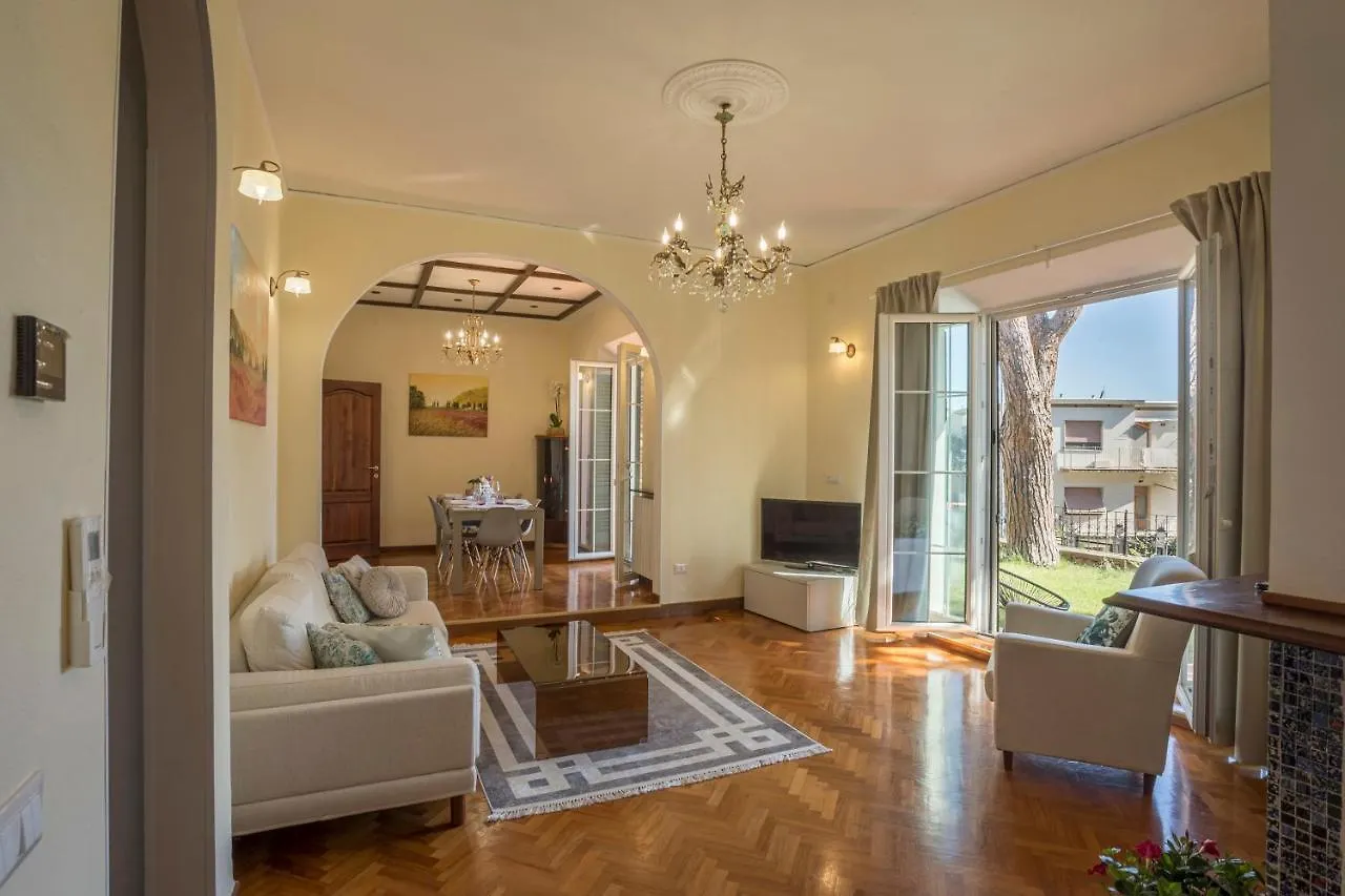 Piombino Apartments - Villa Pari
