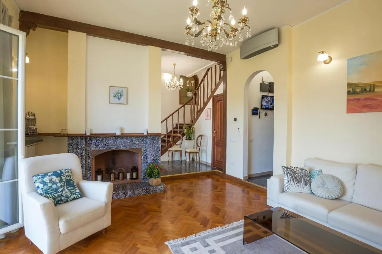 Piombino Apartments - Villa Pari