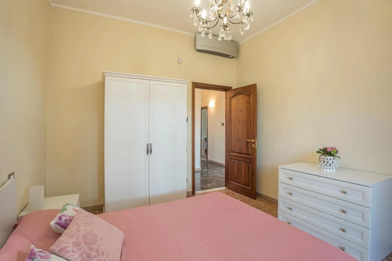 Piombino Apartments - Villa Pari
