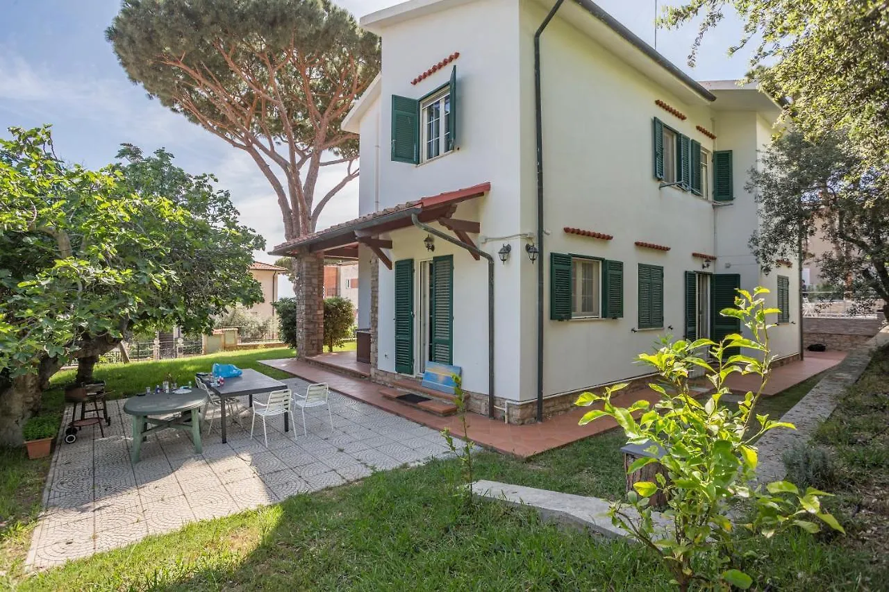 Piombino Apartments - Villa Pari 0*,